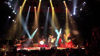 Usar Y Tirar Lyrics English Translation