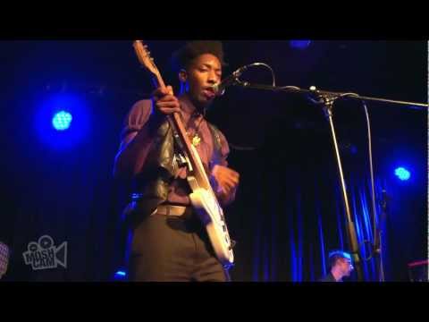 Eugene McGuinness - Thunderbolt (Live in London) | Moshcam