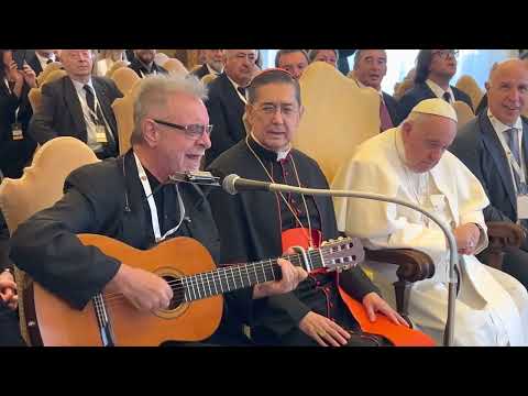 Leon Gieco -  “Solo le pido a Dios” junto al Papa Francisco