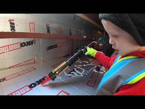 Vlog 15, Narrowboat fit out - part one. Painting Oxide