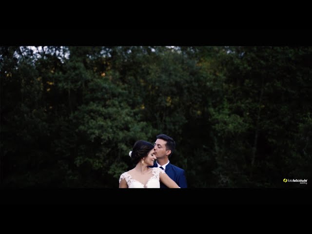 dia do casamento, same day edit, preparativos, cerimónia, piscina, azul, vestido de noiva, fato de noivo, flores, jóias, alegria, sentimento, emoção, fé, poder do amor, paixão, momentos, eternidade, Quinta da Praia Verde, rio, Vila Verde, alianças, pombas