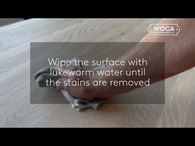 Fjern rødvins- og kaffepletter med Wood Stain Remover
