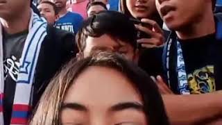 Download lagu Paras cantik bidadari tribun Aremanita mp3