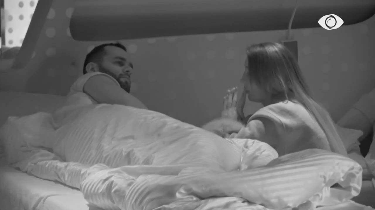 “Kam pasur lidhje me një vajzë 6 vite më të madhe…”/Stenaldo bisedon me Juelën për ish-të dashurën