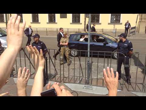 Kolumna BOR i Policji z Papieżem Franciszkiem-Pope Francis in motorcade