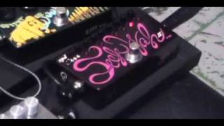 Video thumbnail for Zvex - Seek Wah Demo by Guitar Gear