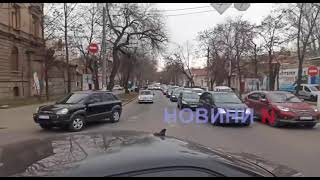 Рух у центрі Миколаєва заблокований через ДТП: утворився величезний затор (фото, відео)