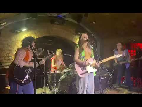 "Formidable Cool" Wolf Alice