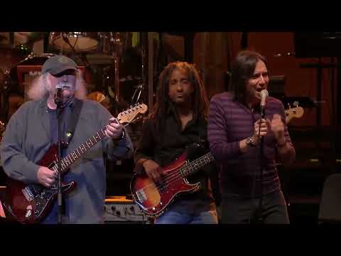 David Crosby & Venice Sing "Carry On" Live - It's so good.