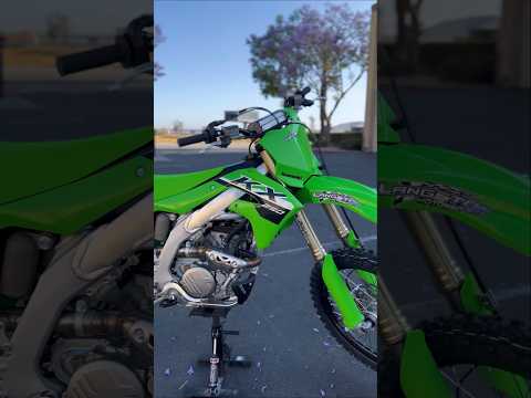 NEW 2024 Kawasaki KX250 FIRST LOOK 🔥 #dirtbike #kawasaki #motocross #mx #moto #250 #shorts