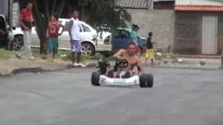 preview picture of video 'Kart nas ruas de Taguatinga'