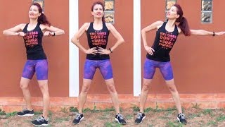Dakidissa oblicuos de pie