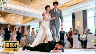 Rejetée par son Mari Ordure—Elle Épouse son Patron, Il Regrette