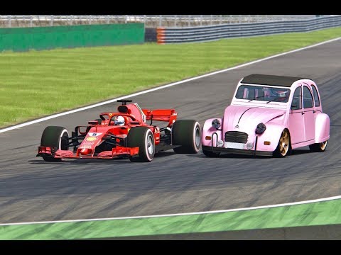 Ferrari F1 2018 vs Citroen 2CV Monster - Monza