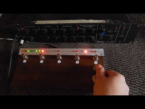 Ibanez UE 400 w/loop station Multi-Effects, Chorus, Overdrive, Phaser, Compressor, Vintage Rack image 12