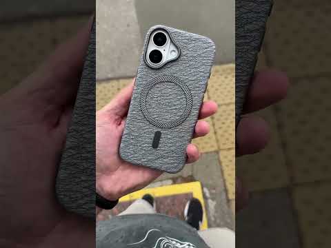 Чехол для iPhone 16 Pro противоударный бампер MagSafe. LUXURY Leather Case. Серый / natural titanium - фото 1 - id-p2667597783