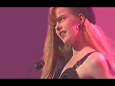 ALEX & CHRISTINA - Chas! y aparezco a tu lado