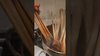 Sanitizing Wooden Spoons @cecilyonpoint  #cleaning #tipsandtricks #woodenspoons