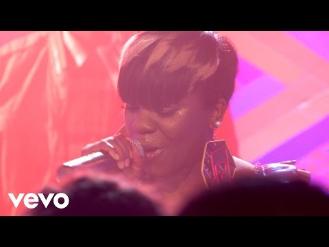 Rye Rye - Hardcore Girls (Live Rising)