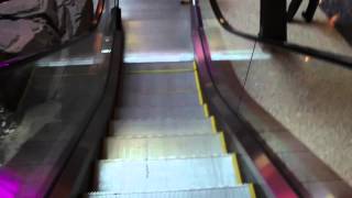 preview picture of video 'OTIS Escalators-Mohegan Sun (Center Court)'