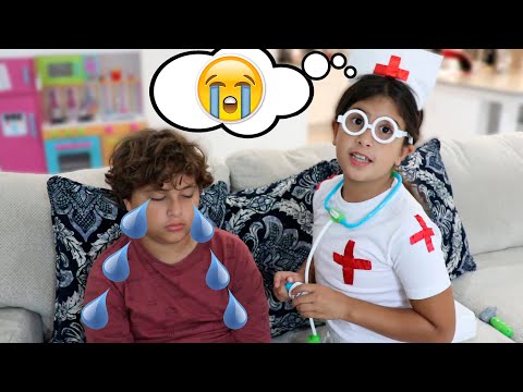 Maria Clara e a história do irmão triste 😥  Mary pretends to play and the story of the sad brother