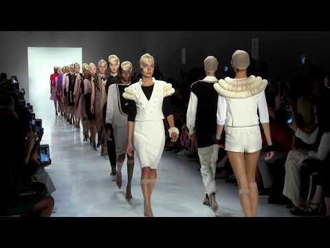 CHOCHENG SS18 at NYFW