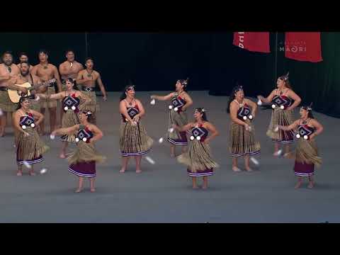 Te Kapa Haka o Ngāti Whakaue | Poi