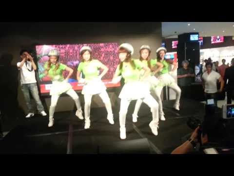 131108 Crayon Pop   Dancing Queen @Sydney Event Cinema