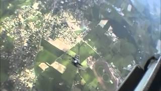 preview picture of video 'Premier saut en parachute / Première chute libre à Saint-Galmier'