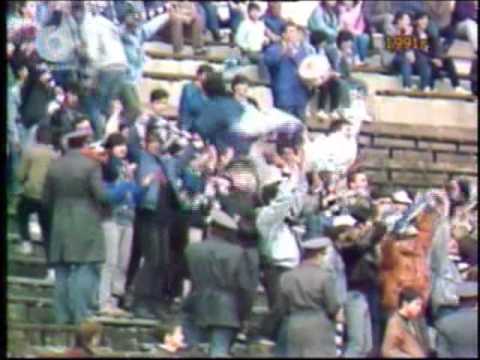 1991 ULTRAS LEVSKI on LEVSKI-Botev 1991 cupfinal in Veliko Tarnovo