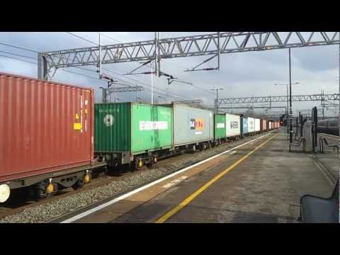 GBRf Class 66 no 66725 Passing Milton Keynes Central on 18/3/13