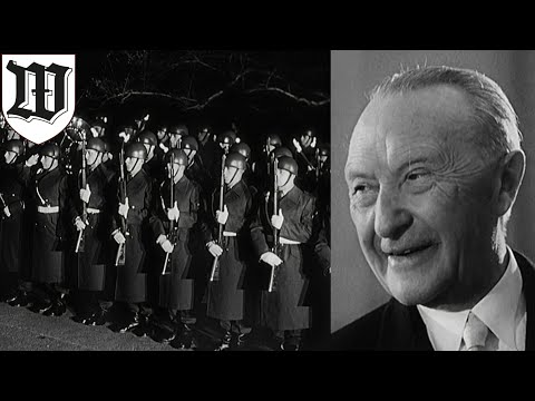 Großer Zapfenstreich der Bundeswehr zum 85. Geburtstag von Konrad Adenauer (1961) Wachbataillon BMVg