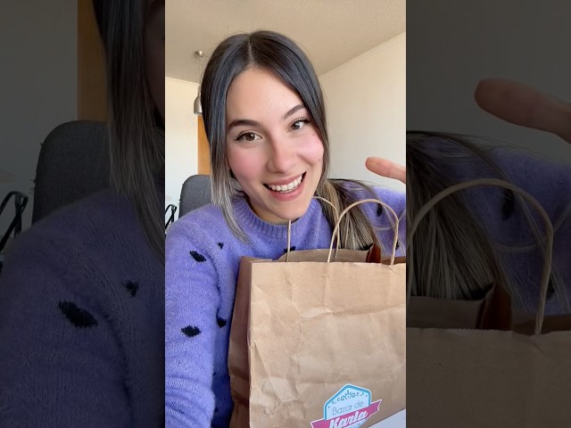 Vídeo relacionado con Dryxog Regalos Personalizados Profesoras Peluches Regalos Personalizados para Mujer Profesora Divertidos Amiga Flores de Crochet Graciosos Amuleto Suerte Mutuo Apoyo Emocional (Abeja)