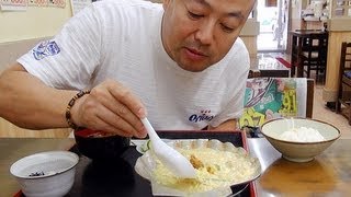 preview picture of video 'Gourmet Report:Aomori Lunch of scallops,Japan グルメレポート 青森駅前でホタテ'