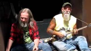 Seasick Steve Live on Haight St., San Francisco, "Thunderbird" & "Never Go West"