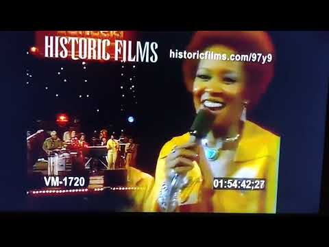 Staples Singers: I'll Take You There 1976 Live