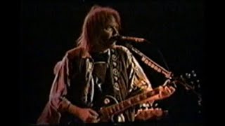 Neil Young - Everybody Knows This Is Nowhere