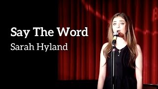 Sarah Hyland chante "Say the Word" lors d'une soire en l'honneur de  Kait Kerrigan and Brian Lowdermilk
