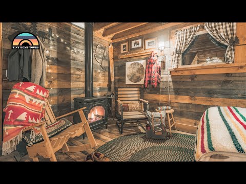 Log Cabin Tiny House W/ Lower Level Bedroom & Loft - Living 16' x 20'