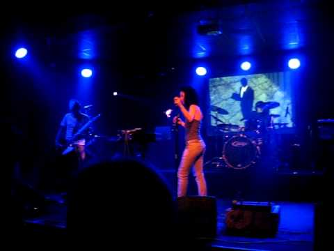 Narcotic Fields - Say It Again, Erase, live Brno Favál 9.9. 2011