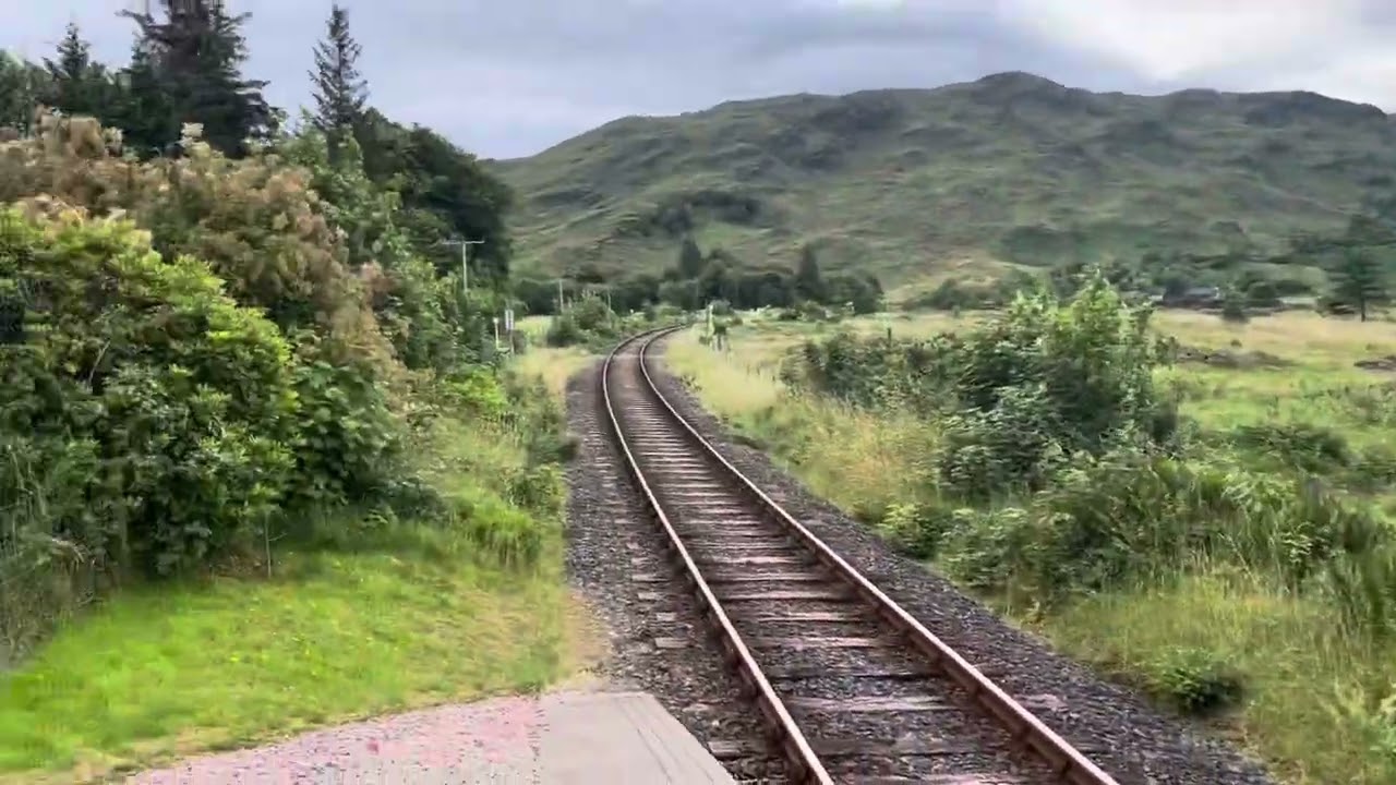 What is the smallest train station in the UK? Tipseri