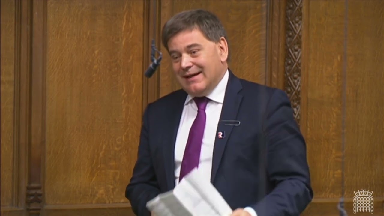 "Ważna wiadomość, w końcu mamy datę debaty w parlamencie na temat nadmiernej liczby zgonów." – Andrew Bridgen(video]