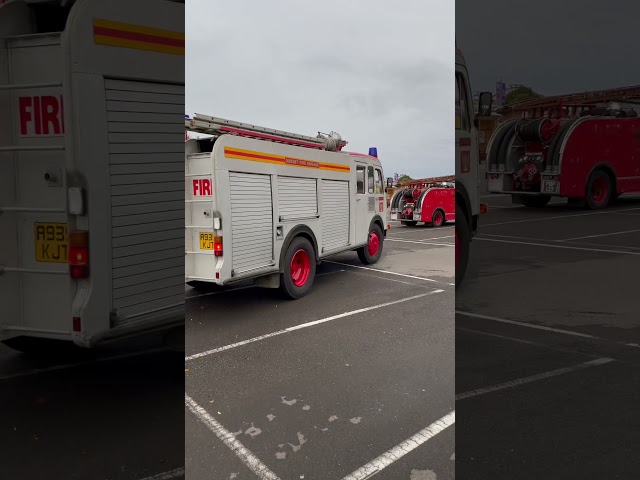 Vídeo relacionado con Bedford Tk Fire Engine - Mid & West Wales Fire & R