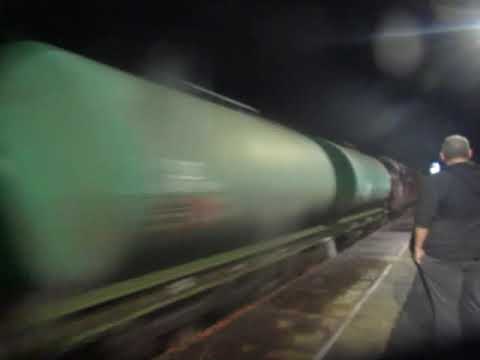 37685+37668 6B37 10.30 Grangemouth-Gascoigne Wood Sidings pass Rose Grove 15/11/2022