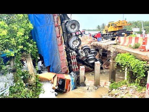 Amazing Dangerous Stupid Truck Driving Skills - Total Idiot  At Work Fails - Bad Day At Work 2023!!