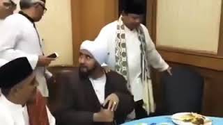 Download lagu Perlakuan tidak sopan Prabowo Subianto terhadap Habib Syech Abdul Qodir Assegaf mp3