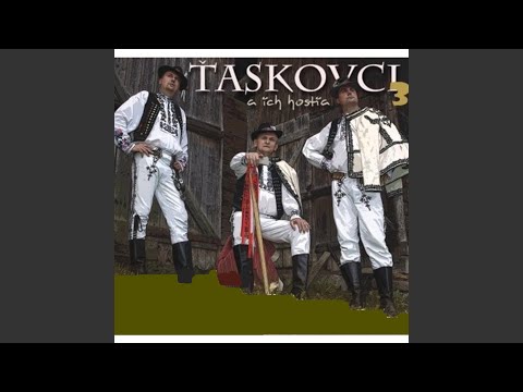 Ej Hore Pavlovcami, V Širim Poľu Hruška Stoji, Ej Dubi Dubi, a V Pavlovci Dobre Žic