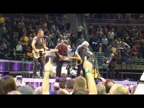 Bruce Springsteen w/Bob Seger Tenth Avenue Freeze-Out & Shout LIVE in Detroit Auburn Hills 4/14/16