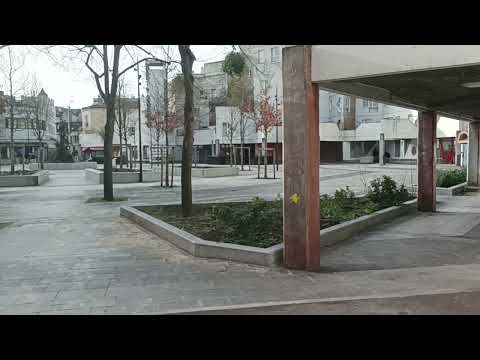 Ivry-sur-Seine. Place Voltaire.