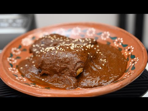 Mole negro para ofrenda de Día de muertos